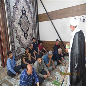 برگزاری نماز جماعت در شرکت سجاده نقش روی سجاده فرش مخصوص مسجد 