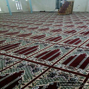 نصب فرش های سجاده ای در مسجد صاحب الزمان حویق در تاریخ 1397/06/04