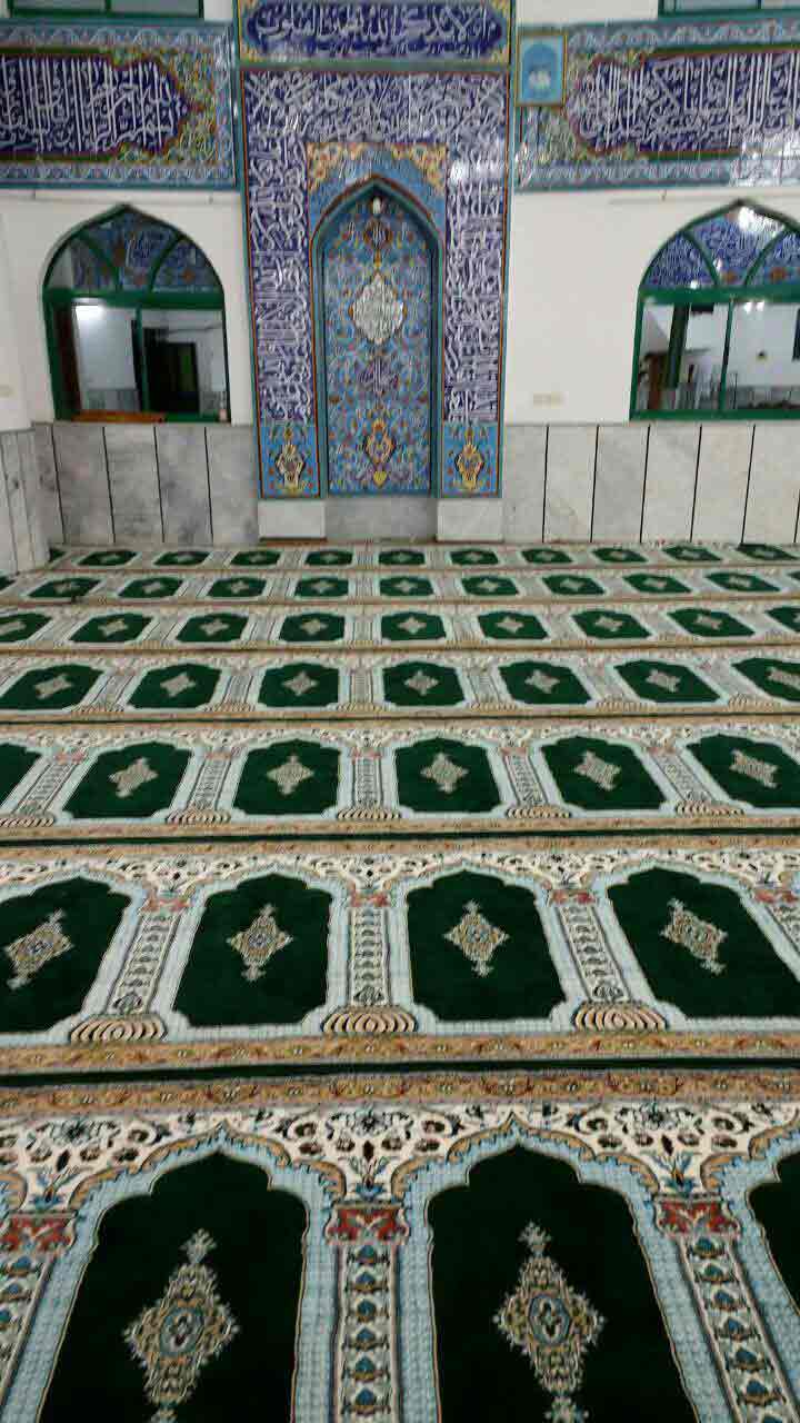 تثبيت سجاد في المسجد
